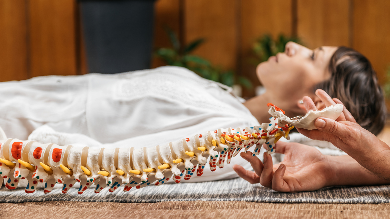 chiropractors_help_improve_sleep_quality_through_spinal_health